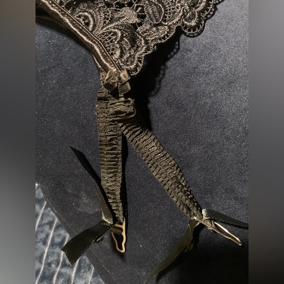 VINTAGE Victorias Secret Bra & Garter Belt Set! NEW NEW NEW - Picture 4 of 9